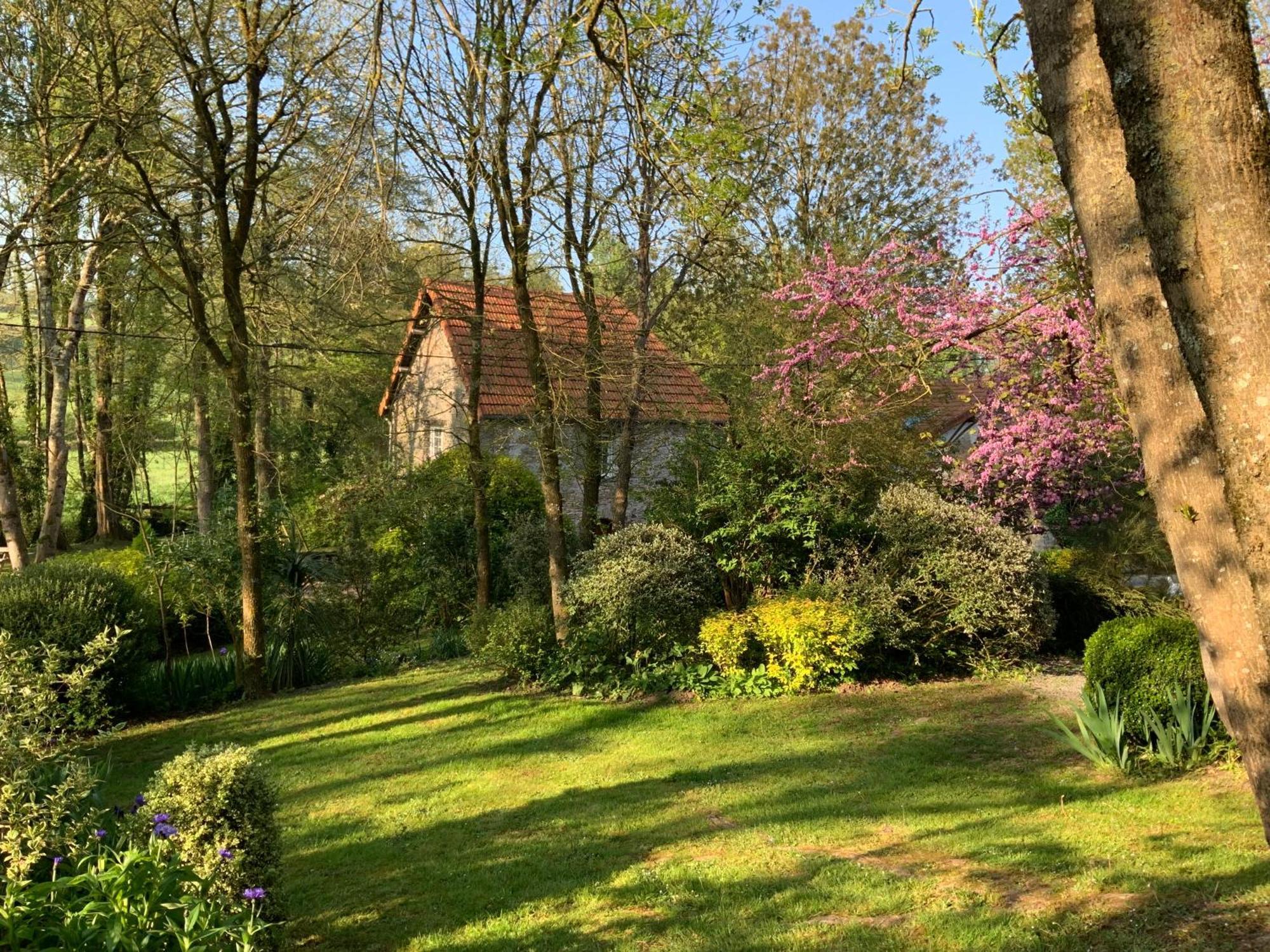 Le Moulin De La Castellerie Bed and Breakfast Moon-sur-Elle Εξωτερικό φωτογραφία