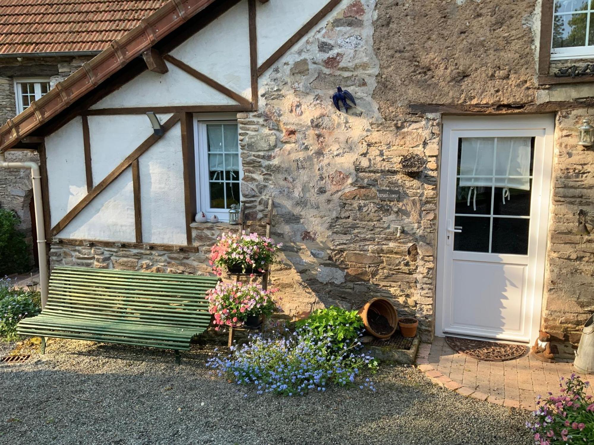 Le Moulin De La Castellerie Bed and Breakfast Moon-sur-Elle Εξωτερικό φωτογραφία